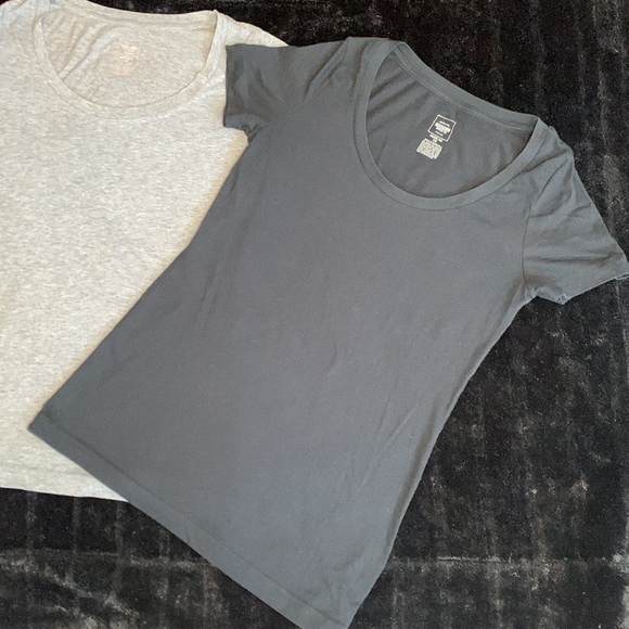 Set of 3 Basic Mossimo Supply Scoop Neck T Shirts 2 Medium One Small - Picture 2 of 12